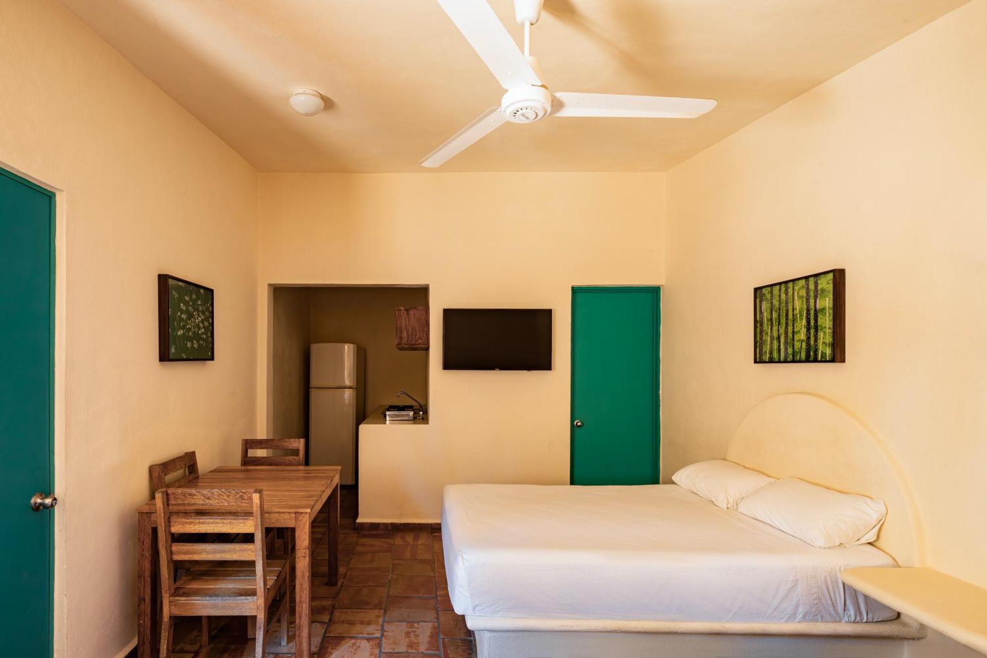 Bungalows Las Arenas San Patricio Melaque Luaran gambar